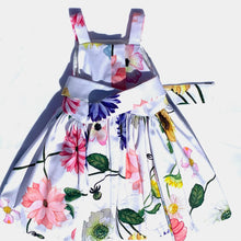 Load image into Gallery viewer, big floral full skirt and tie dress